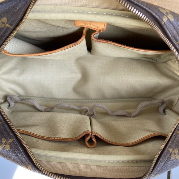 Louis Vuitton Deauville Monogram Bag - Picture 6 of 8